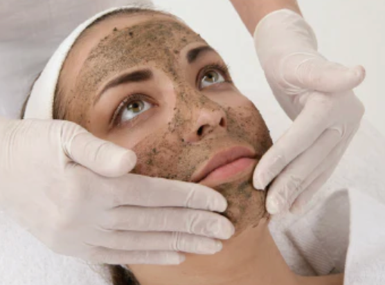 Facial + peel: Rose De Mer